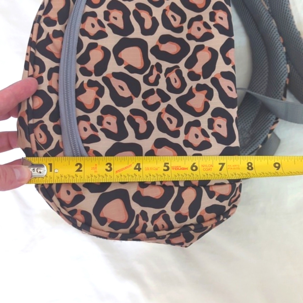 🌿LEOPARD PRINT BACKPACK🌿 - Picture 14 of 14